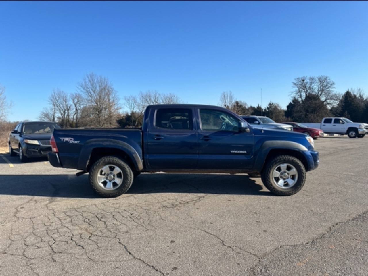 View vehicle photo 4