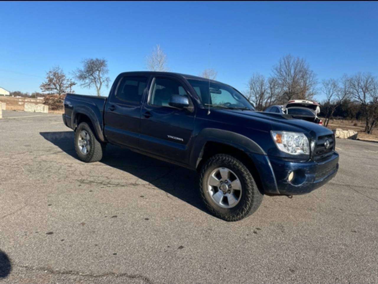 View vehicle photo 3