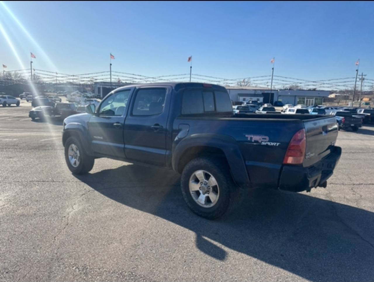 View vehicle photo 7
