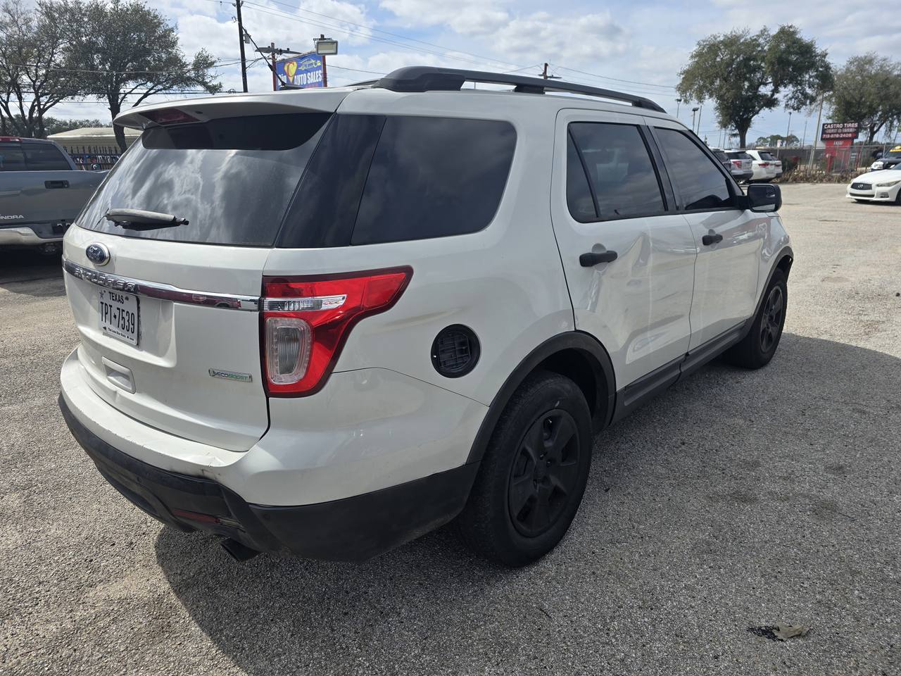 View vehicle photo 3