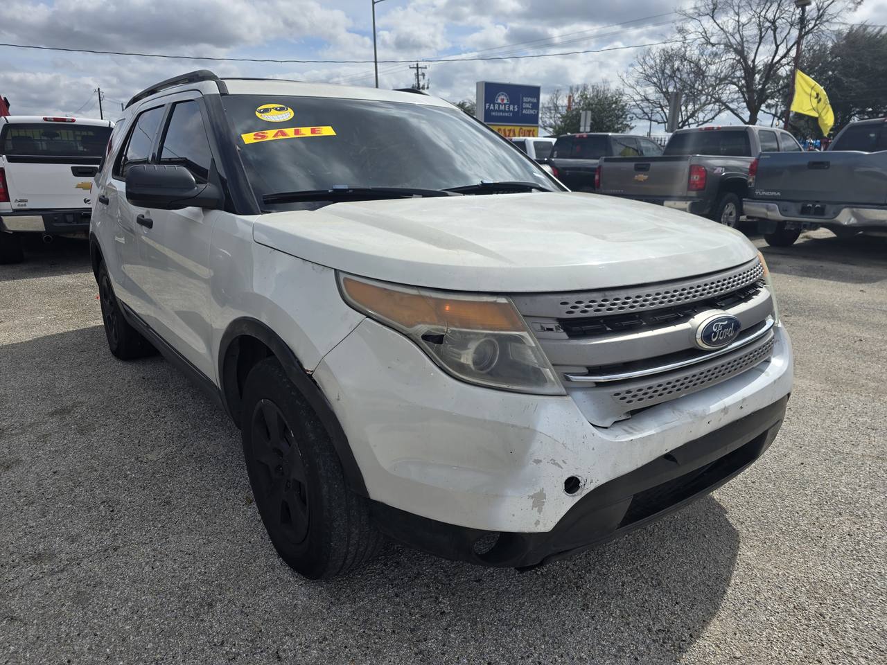 View vehicle photo 4
