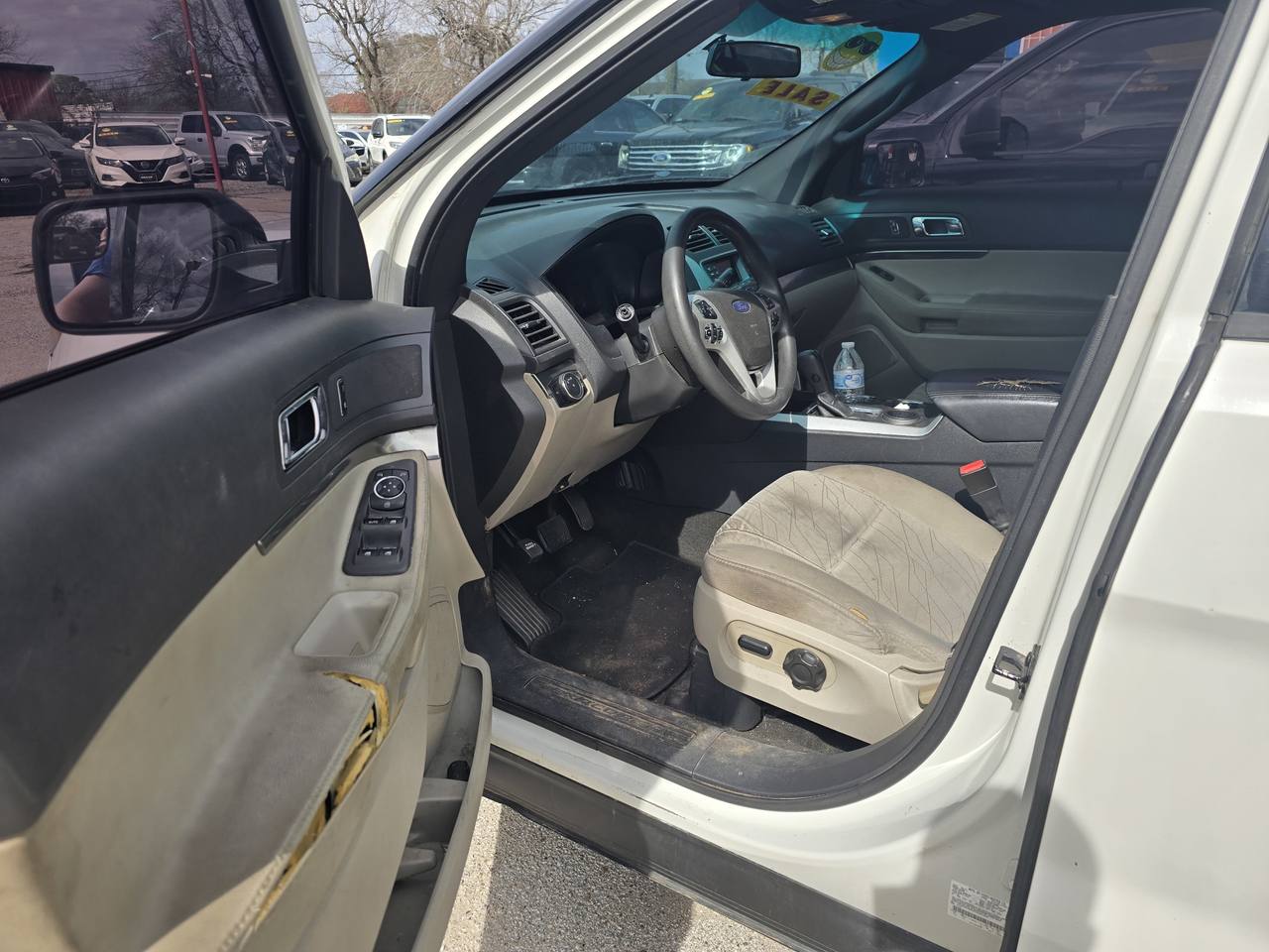 View vehicle photo 7