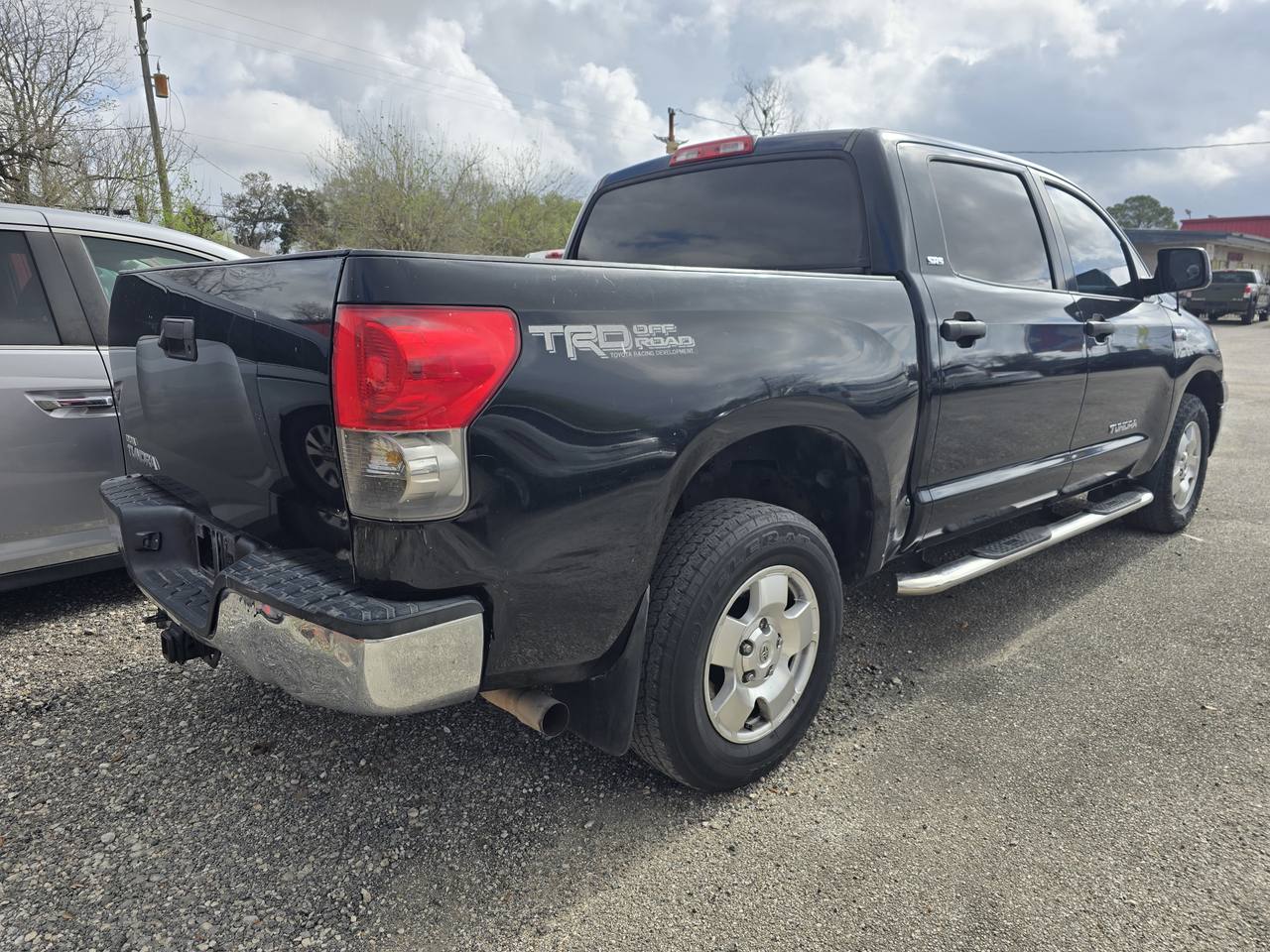 View vehicle photo 4