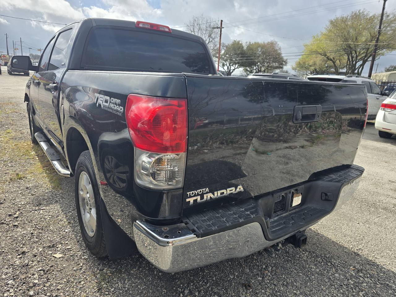View vehicle photo 5