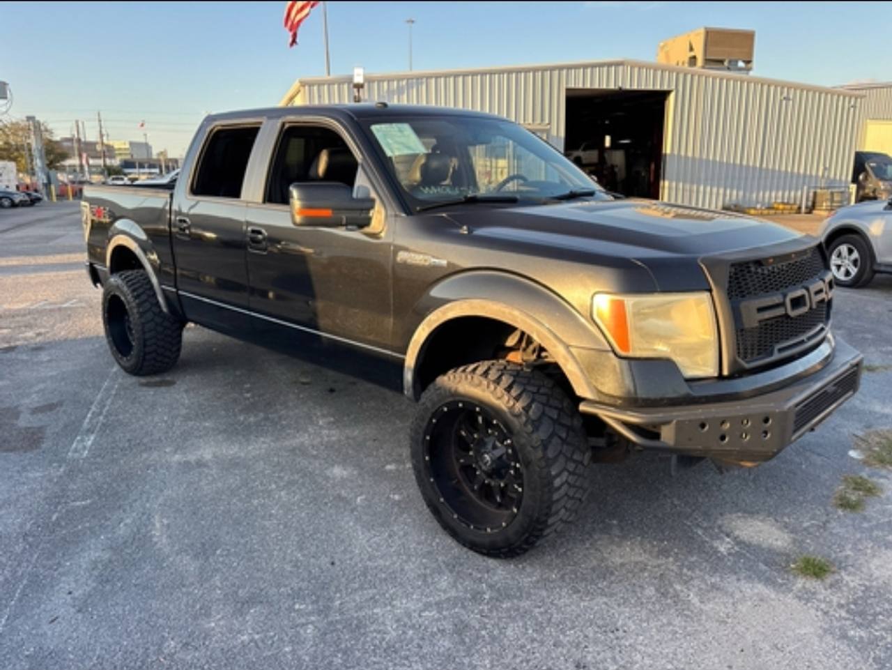 View vehicle photo 3
