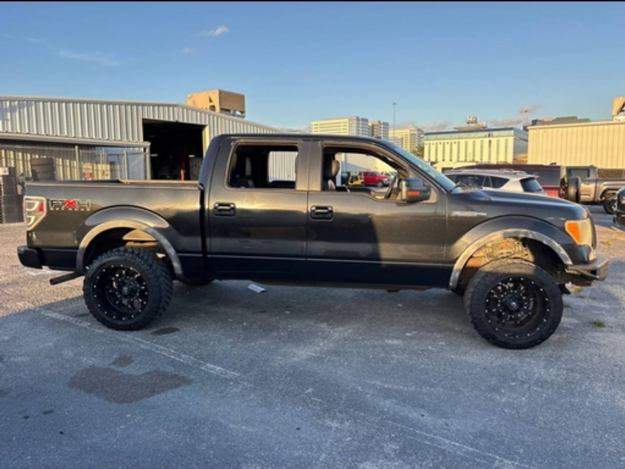 View vehicle photo 4