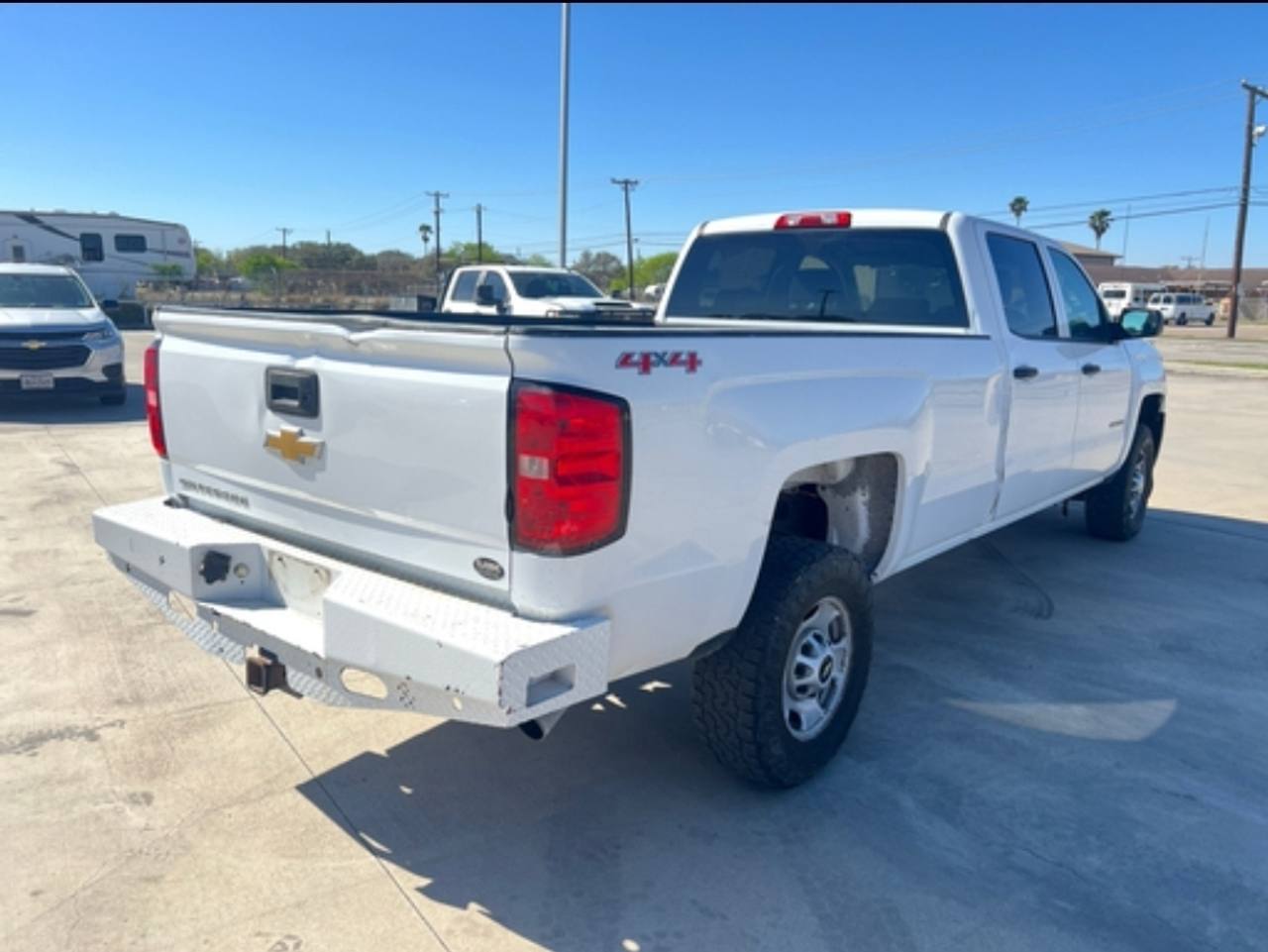 View vehicle photo 5
