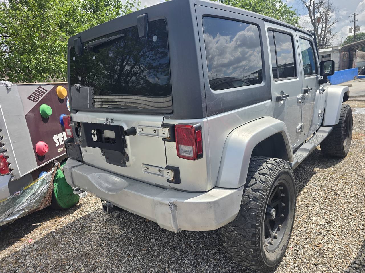 View vehicle photo 4