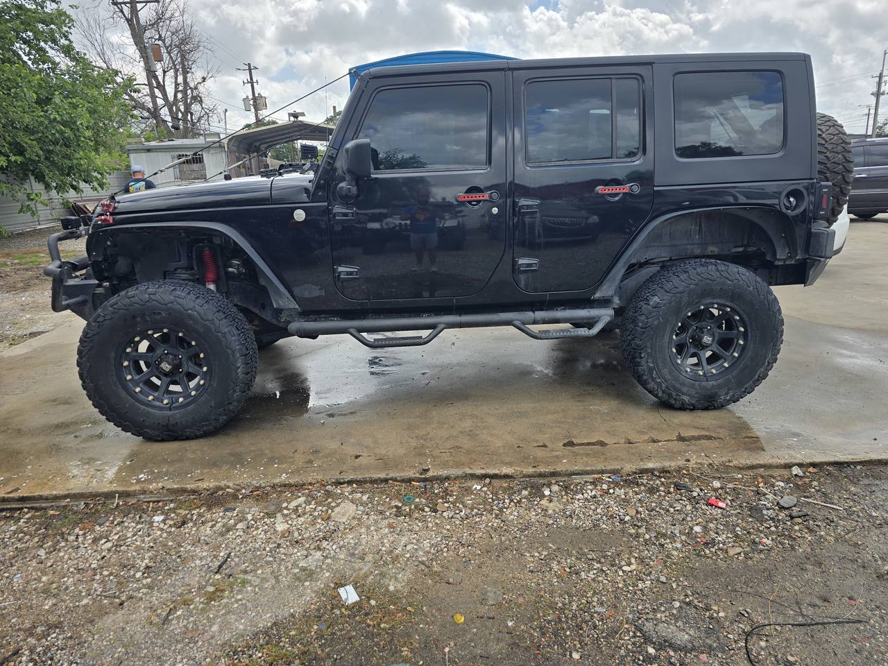 View vehicle photo 3