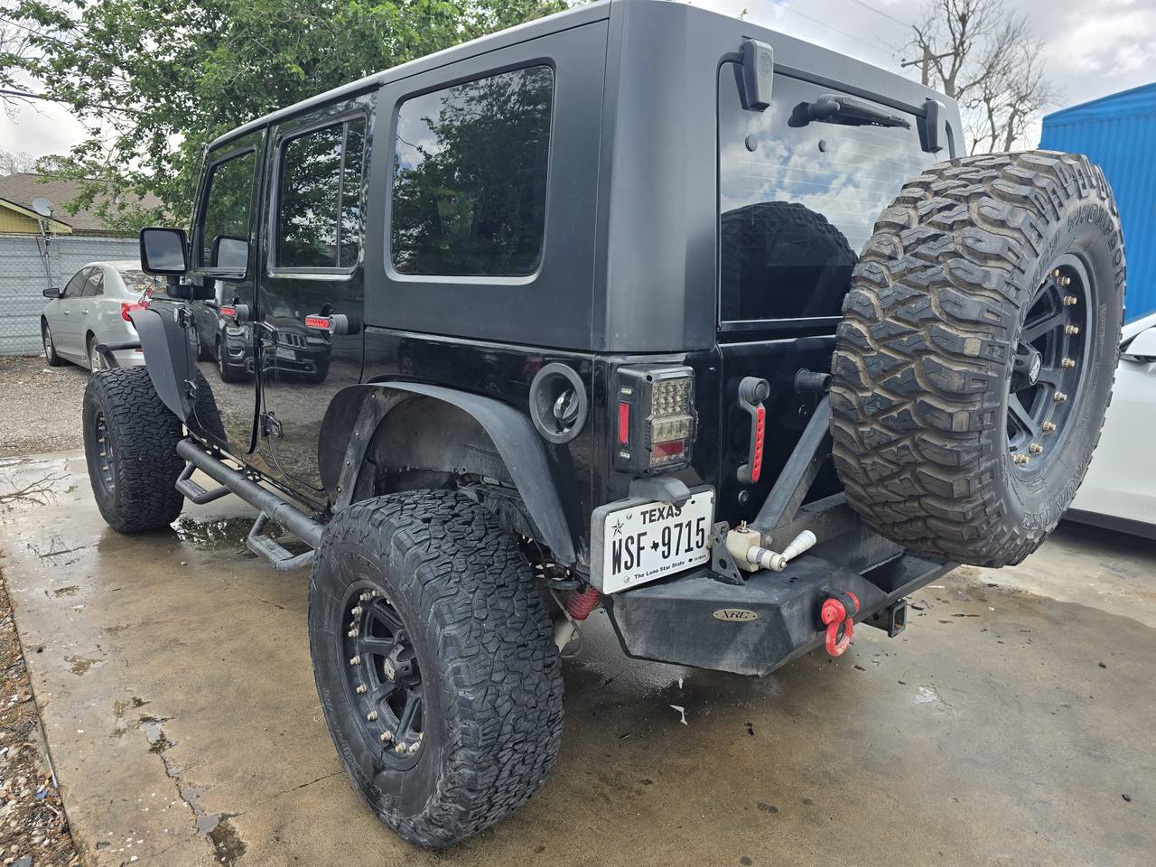 View vehicle photo 4