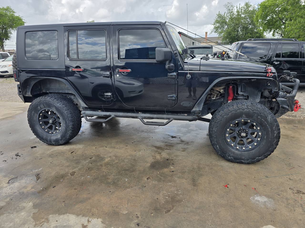 View vehicle photo 6