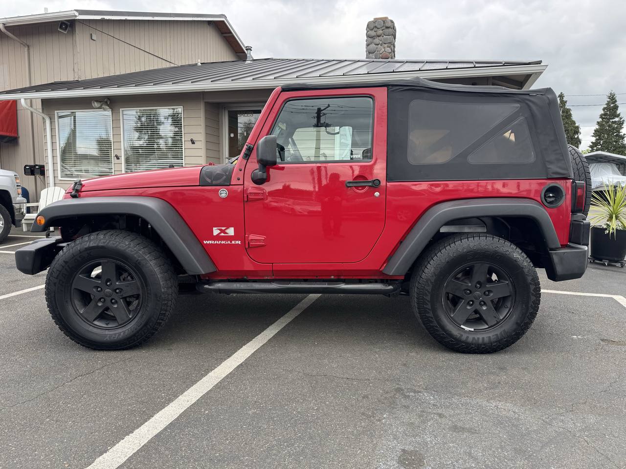 View vehicle photo 3