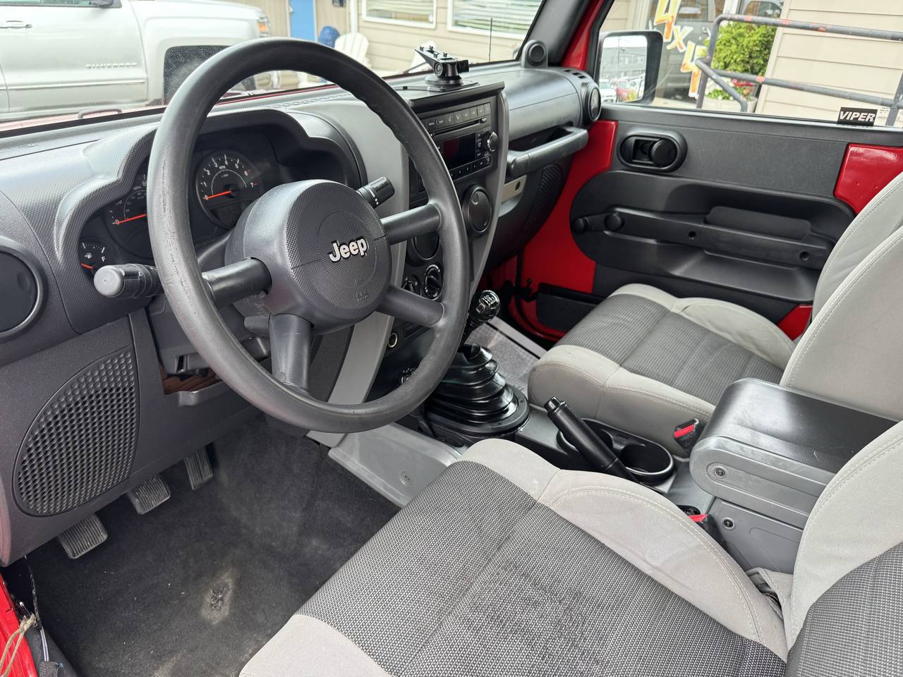 View vehicle photo 4