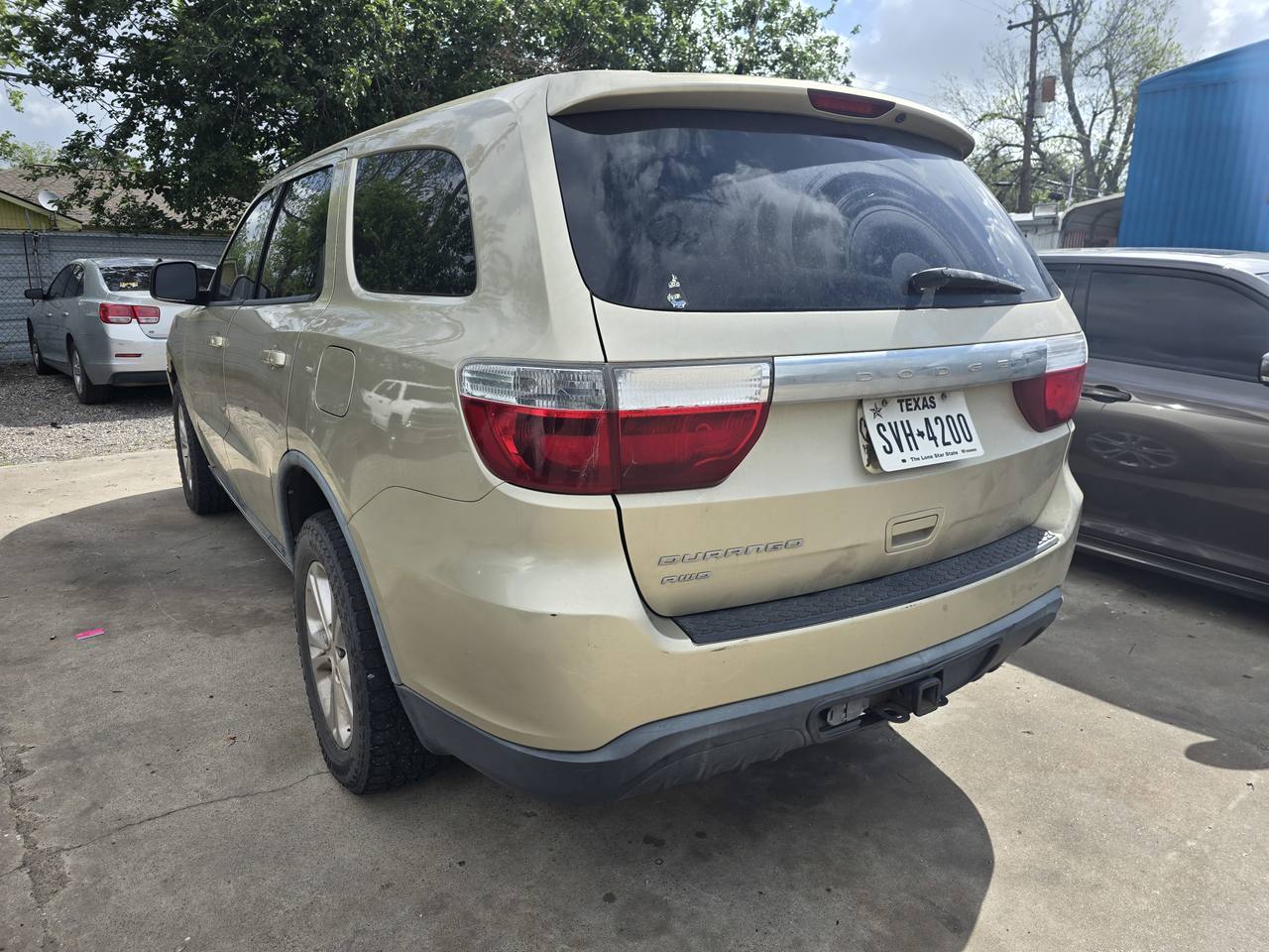 View vehicle photo 3