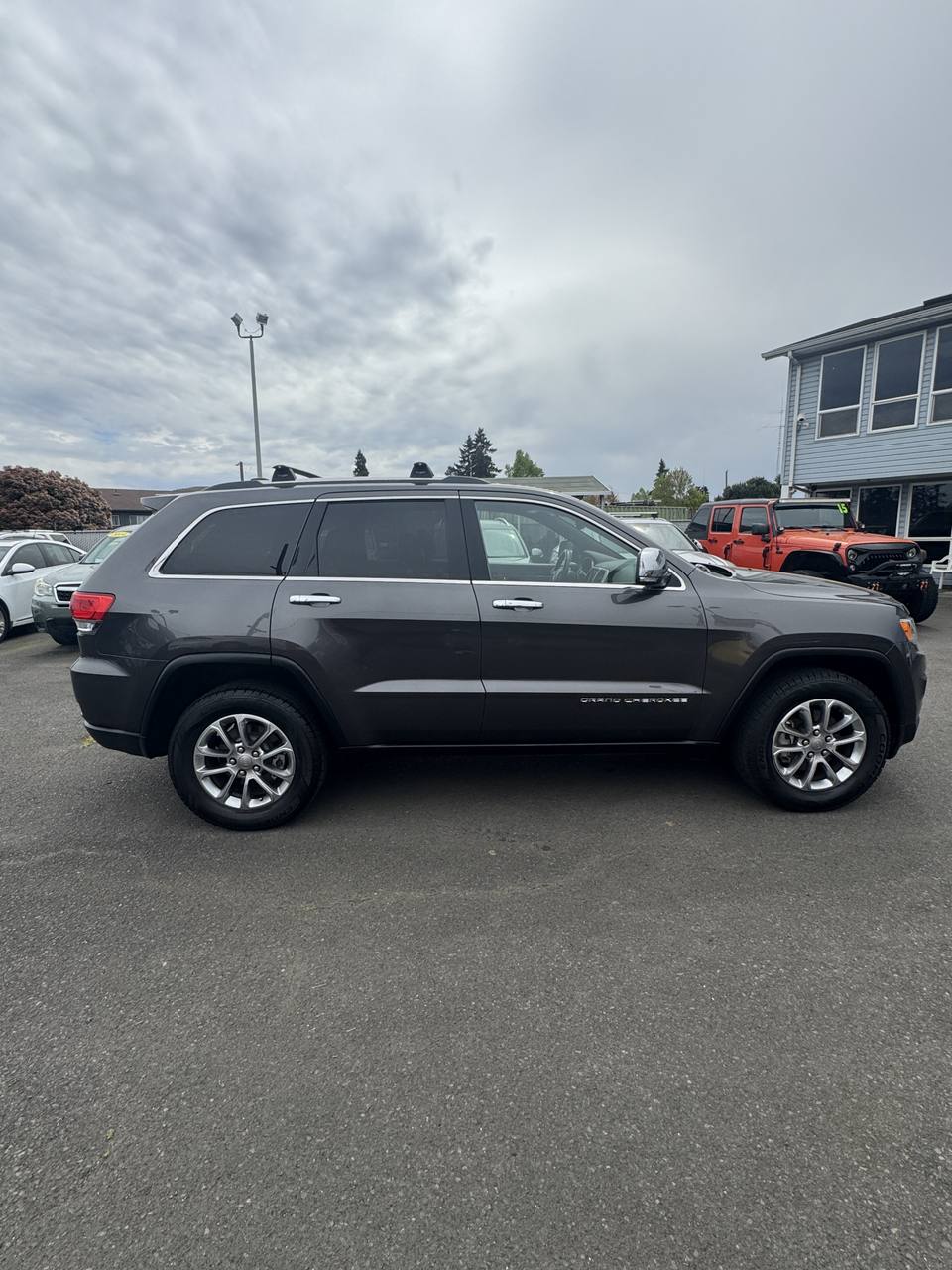 View vehicle photo 6