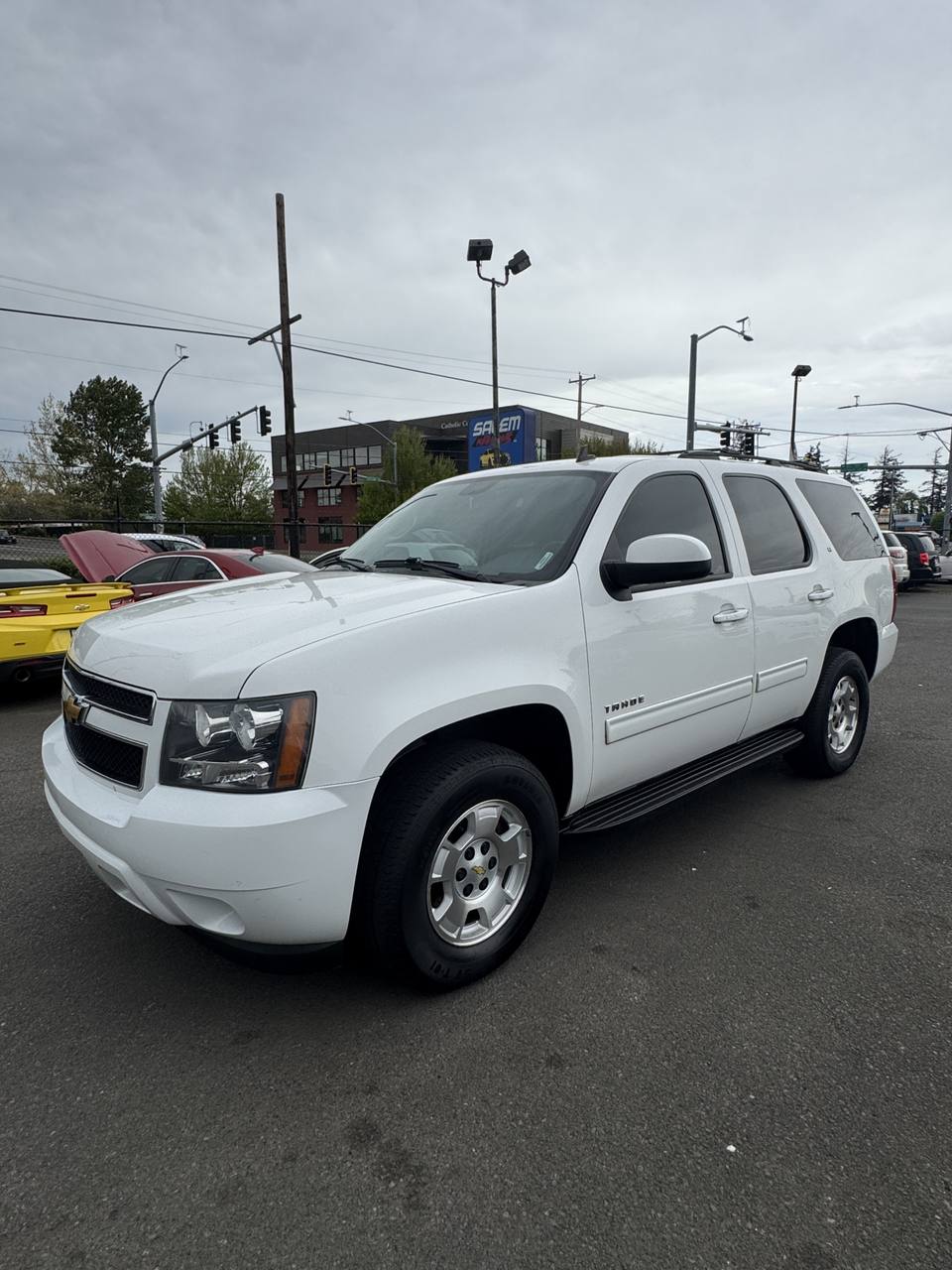 White 2013 Chevrolet Tahoe SUV / Crossover Four-Wheel Drive Automatic