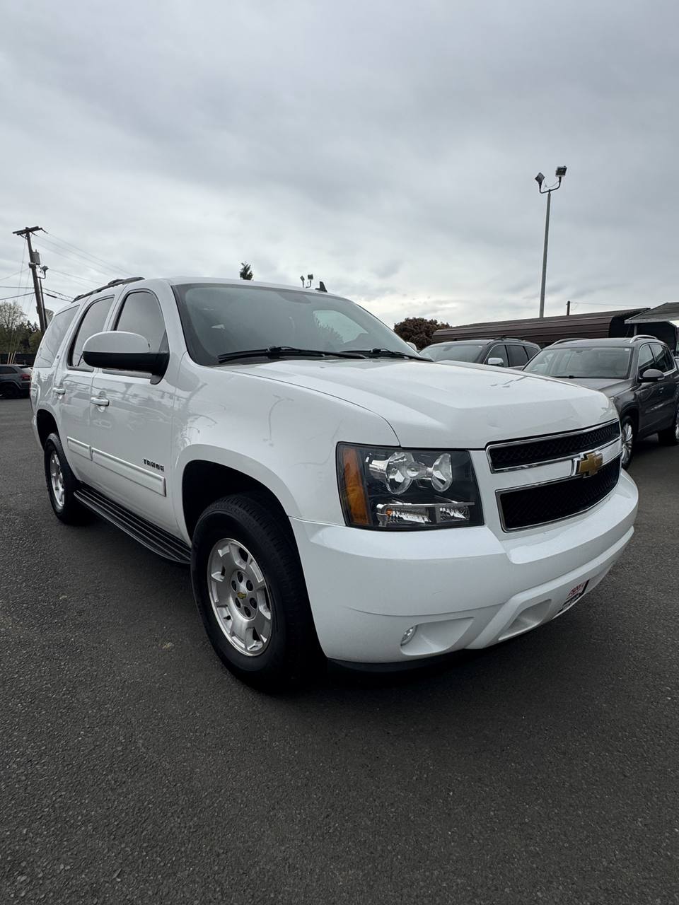 View vehicle photo 3