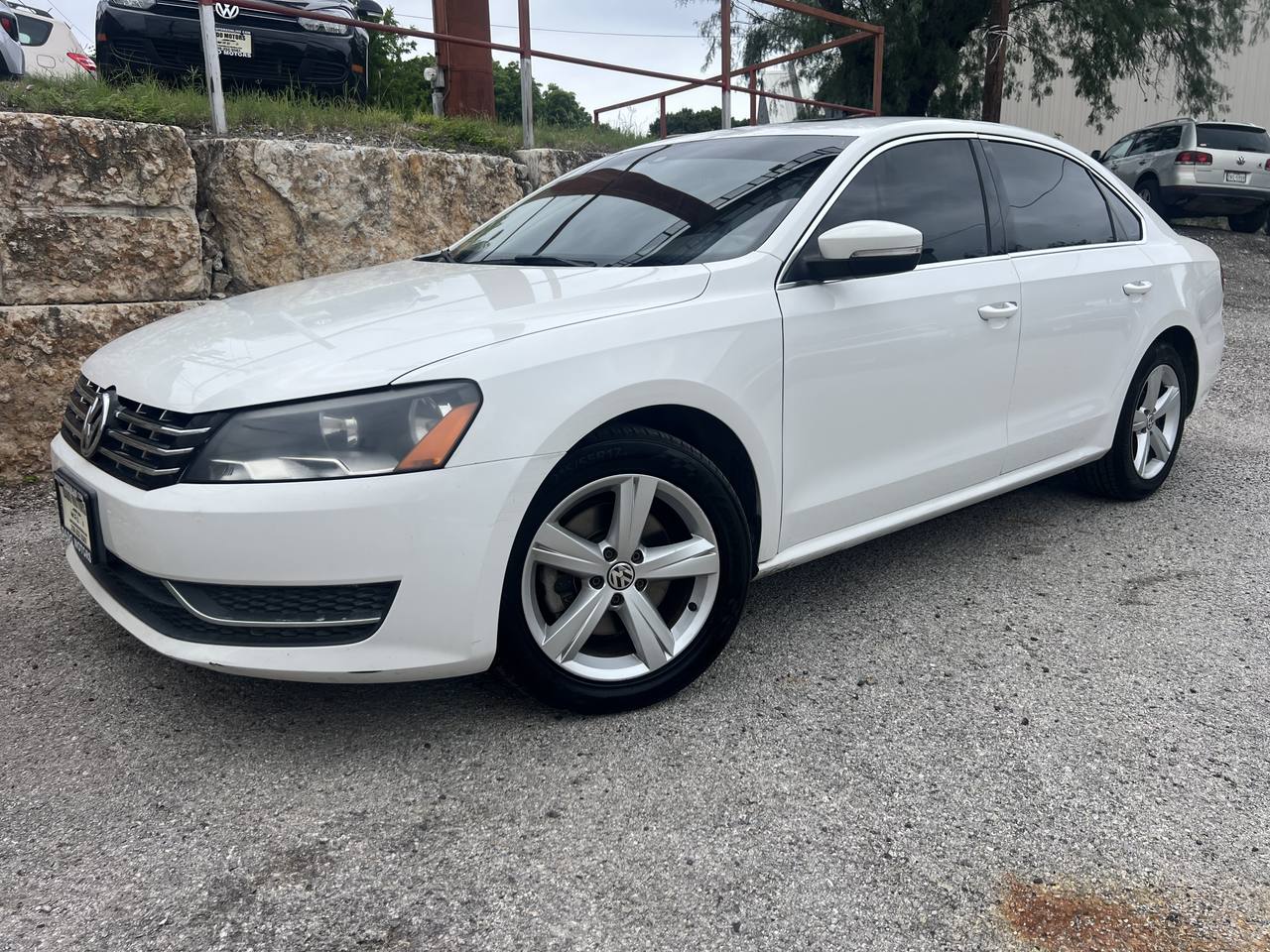 White 2015 Volkswagen Passat Sedan Front-Wheel Drive Automatic