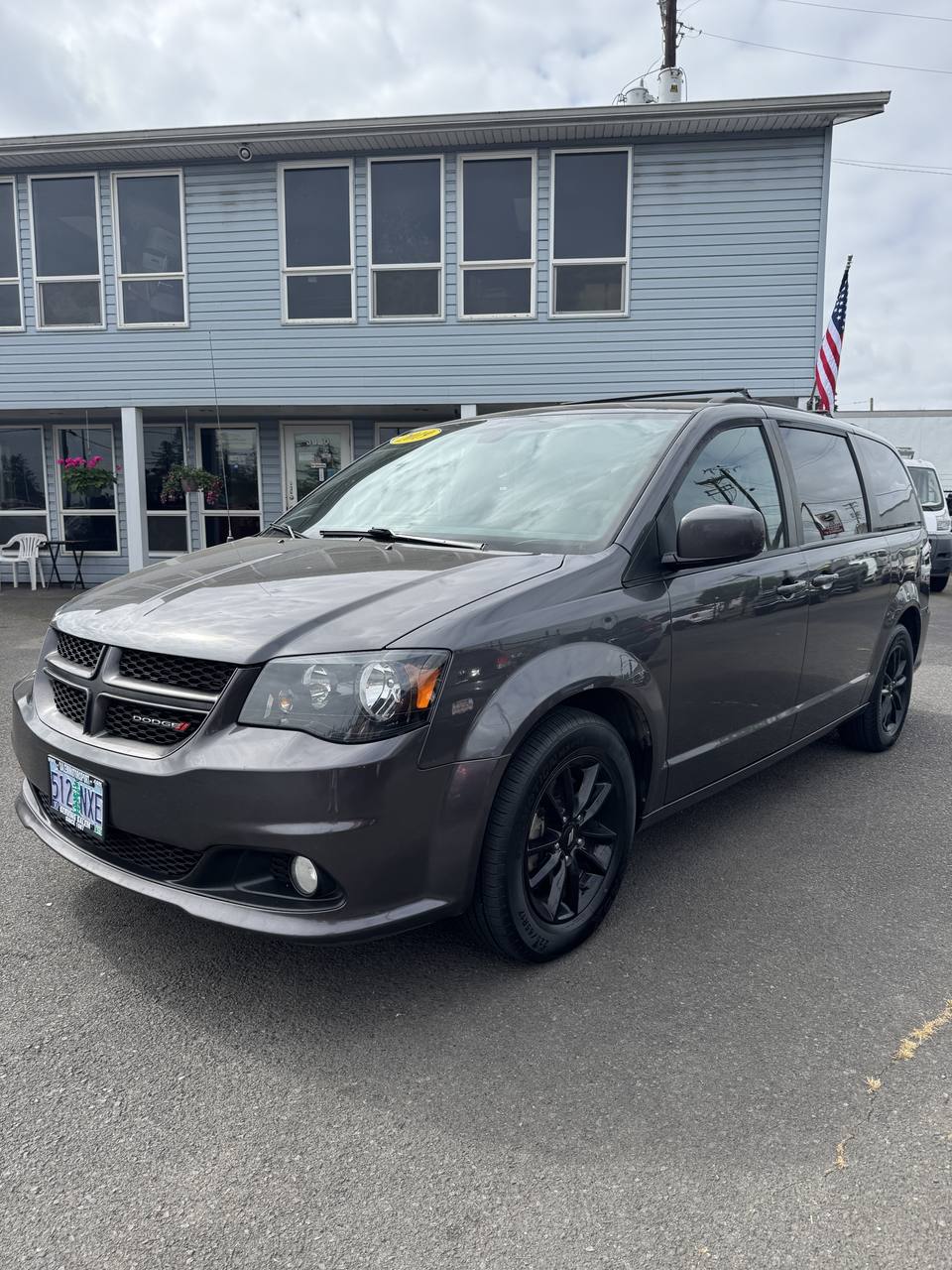 View vehicle photo 3