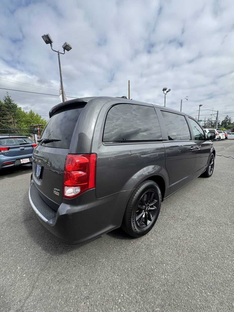 View vehicle photo 7