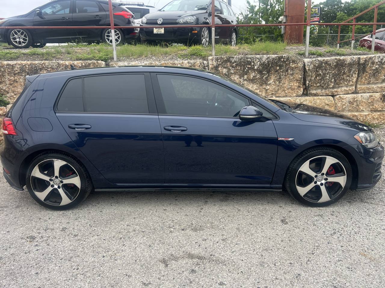 View vehicle photo 6
