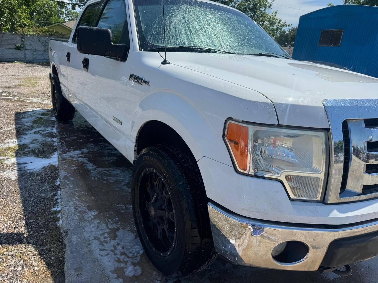 View vehicle photo 2