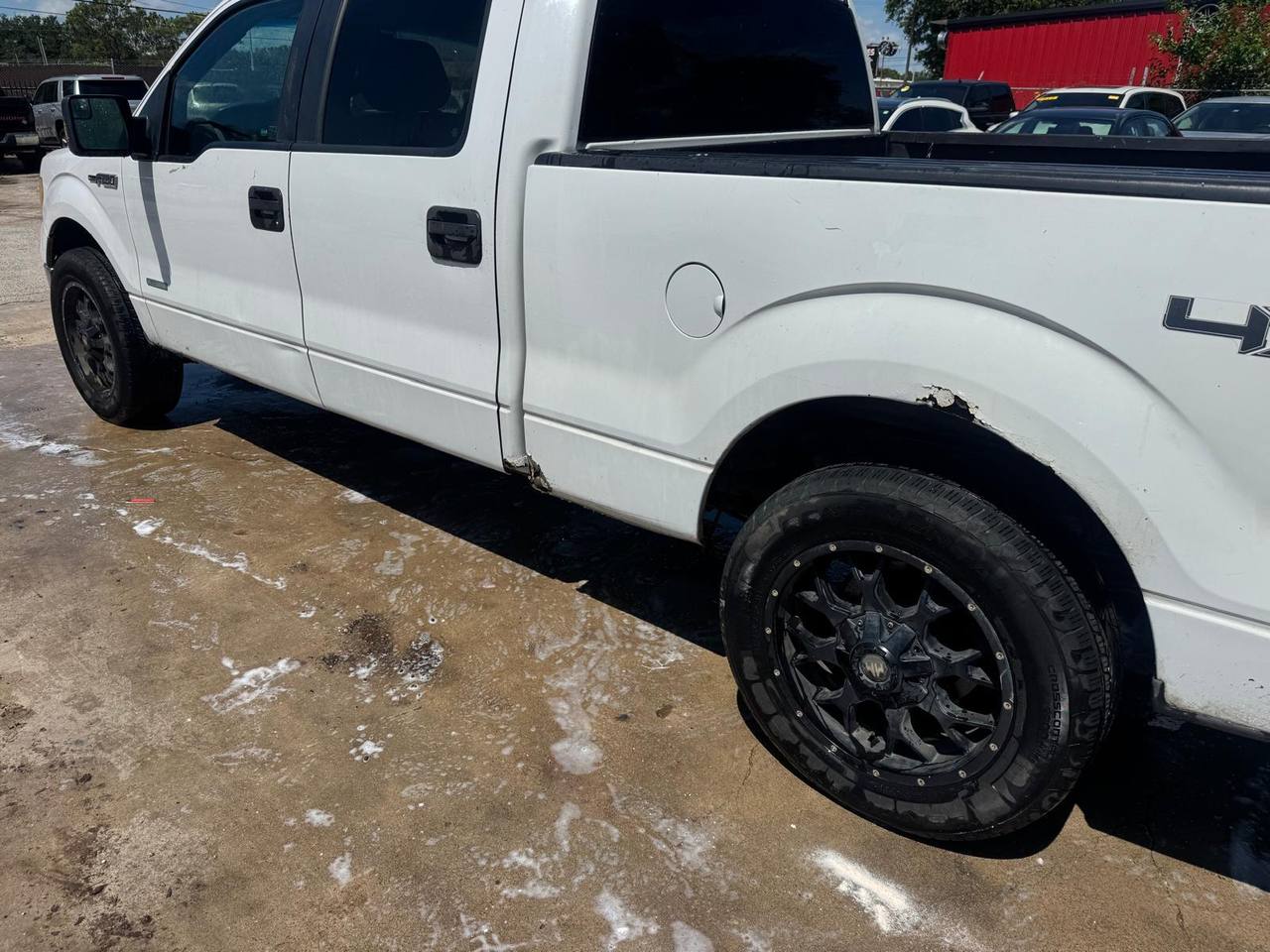 View vehicle photo 4