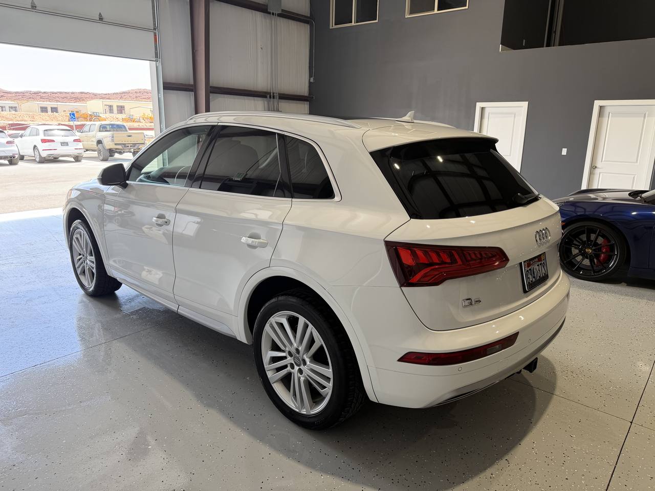 View vehicle photo 3