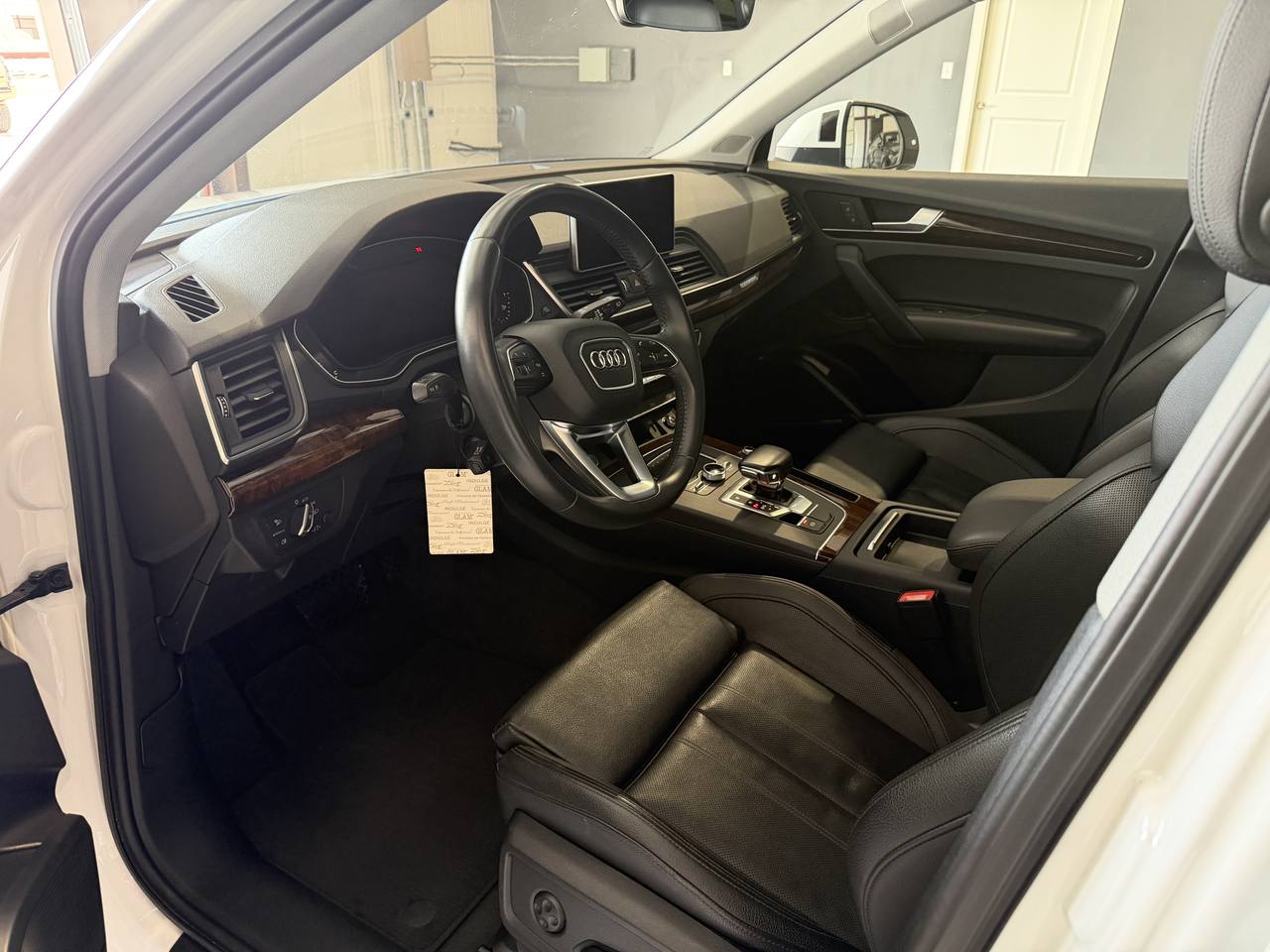 View vehicle photo 5
