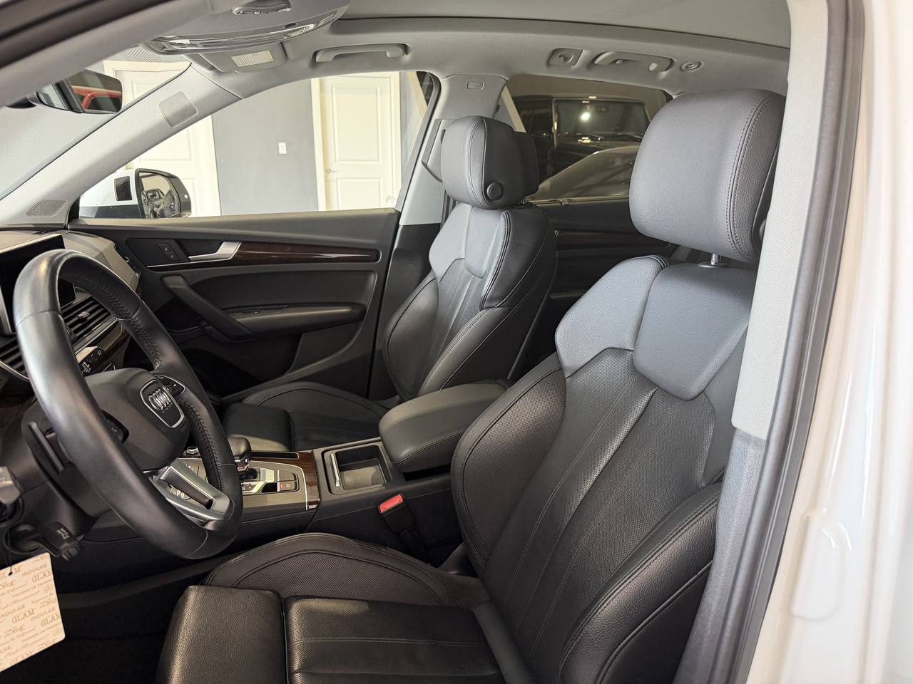 View vehicle photo 6
