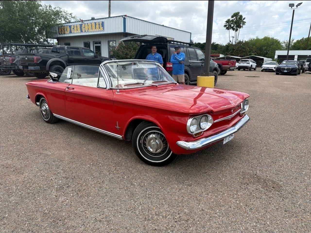 View vehicle photo 3