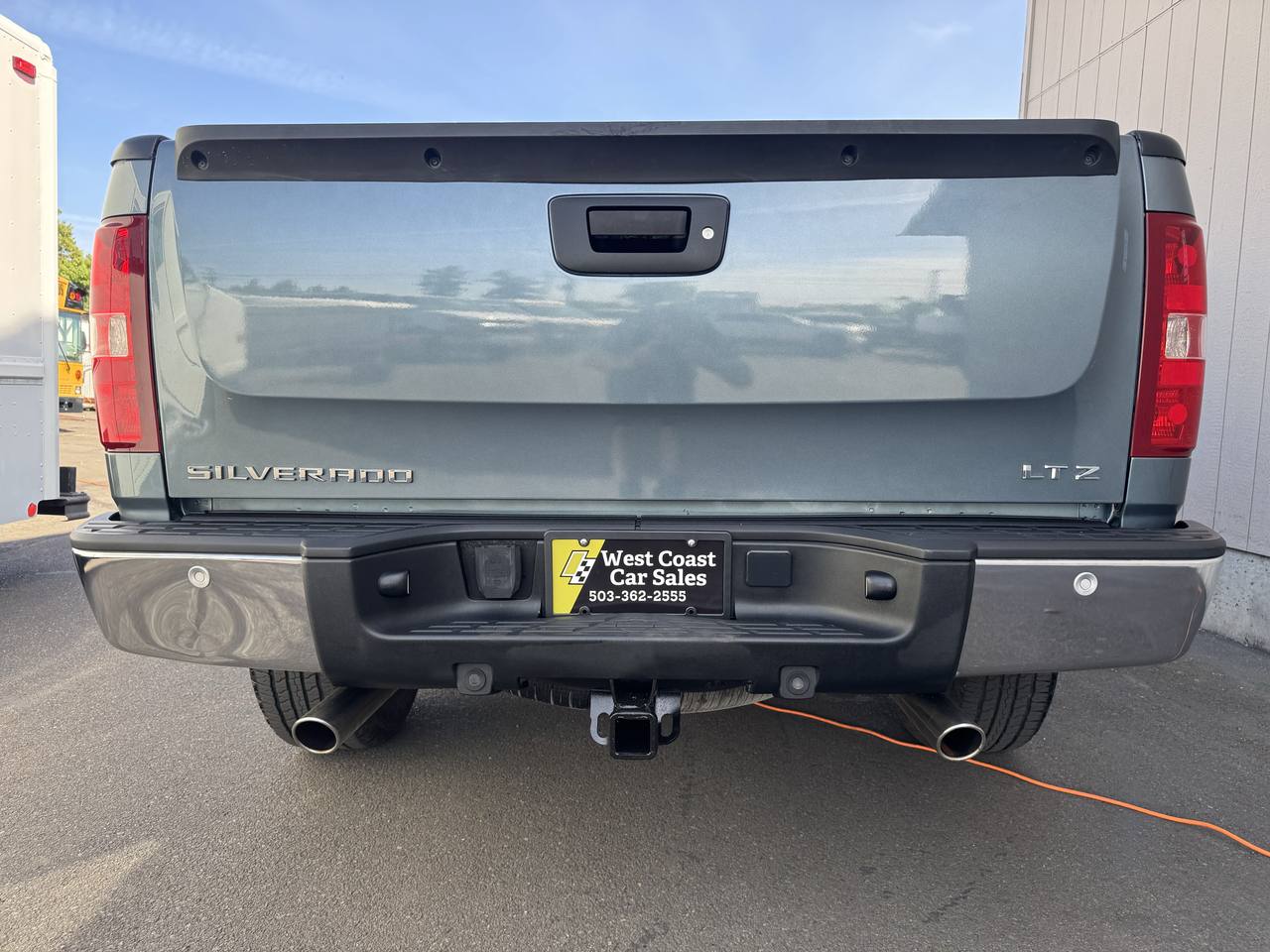View vehicle photo 5