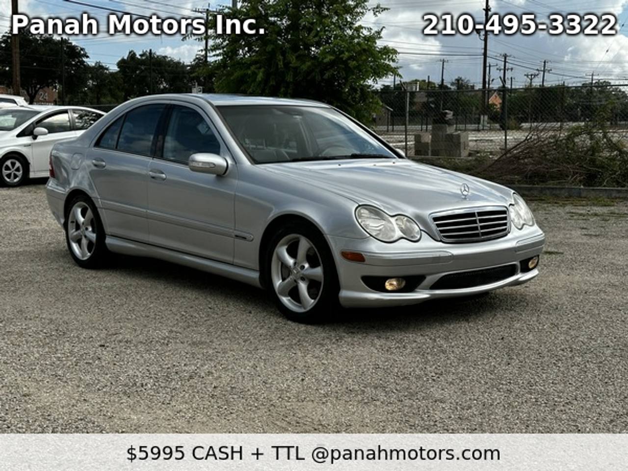 View vehicle photo 7