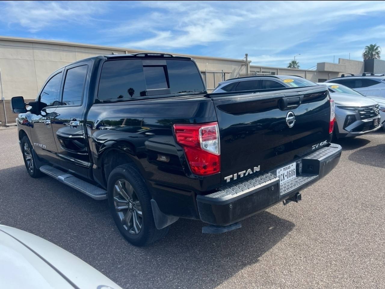 View vehicle photo 7
