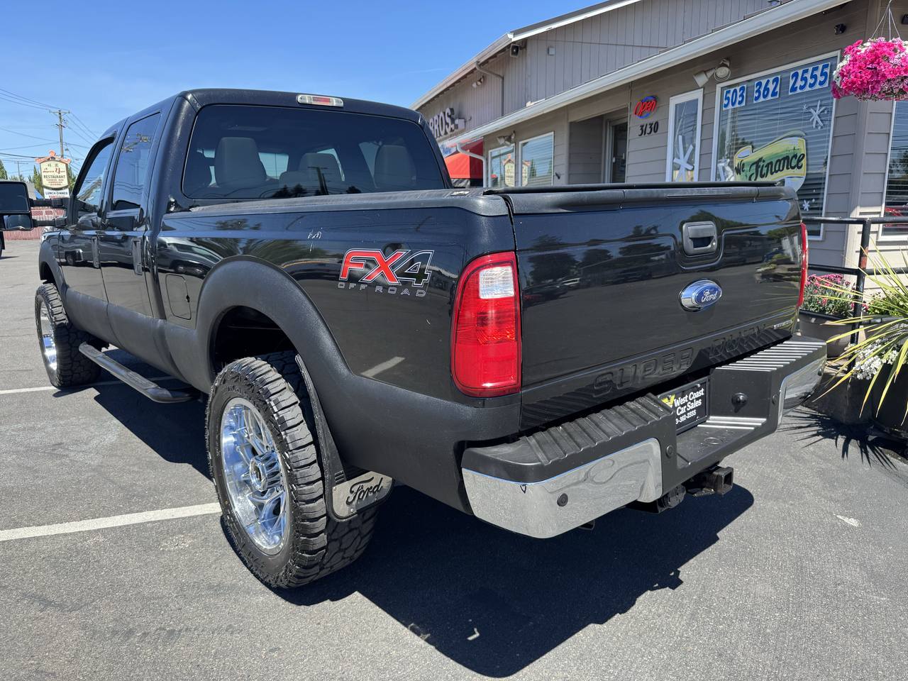 View vehicle photo 4