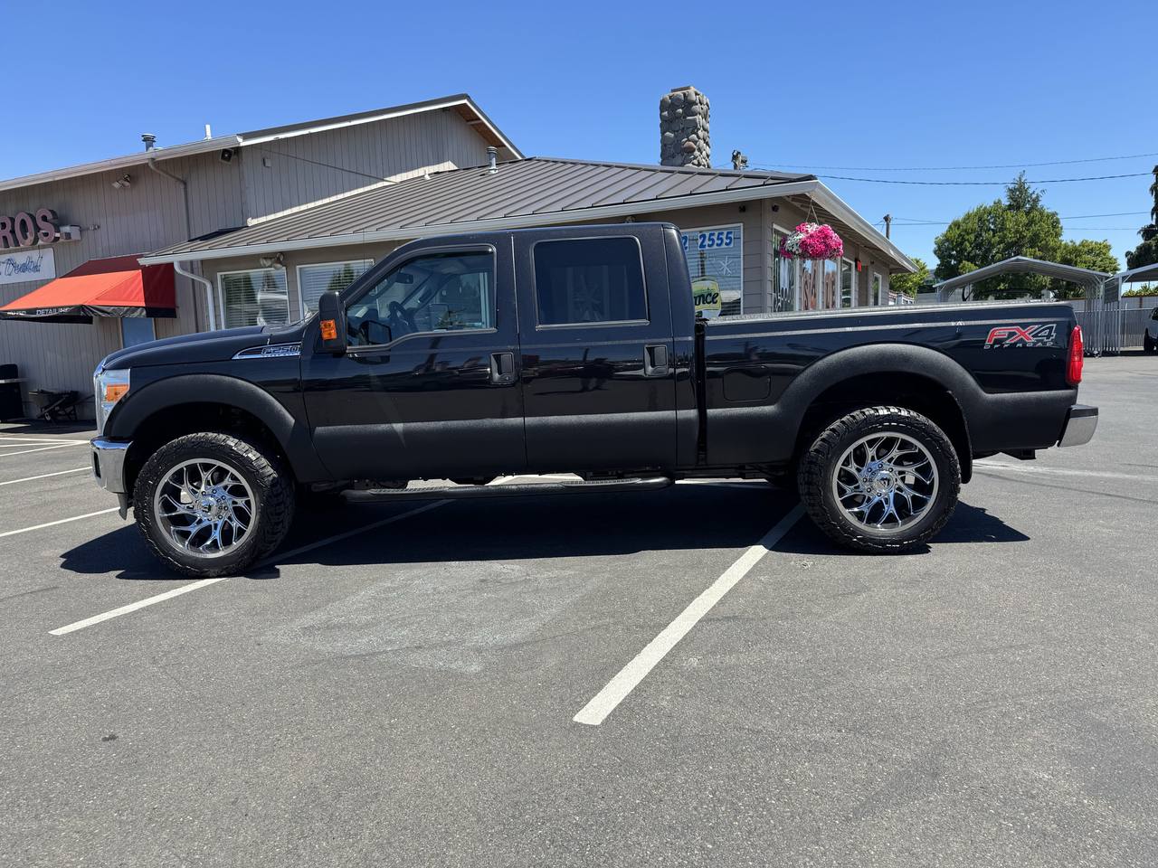 View vehicle photo 7