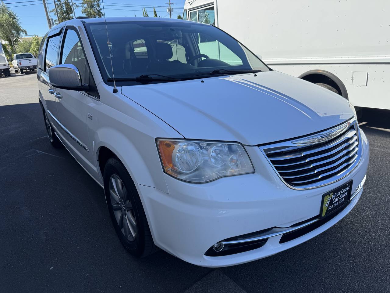 View vehicle photo 2