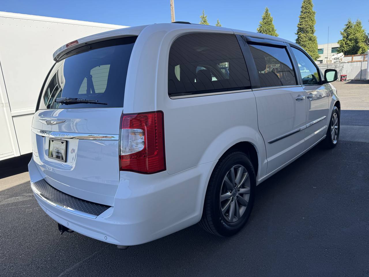 View vehicle photo 3