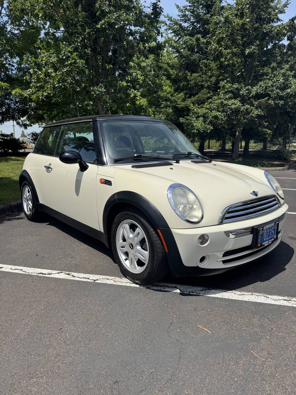 White 2006 MINI Cooper Hatchback Front-Wheel Drive Automatic
