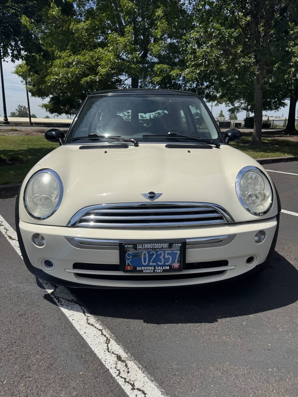 View vehicle photo 2
