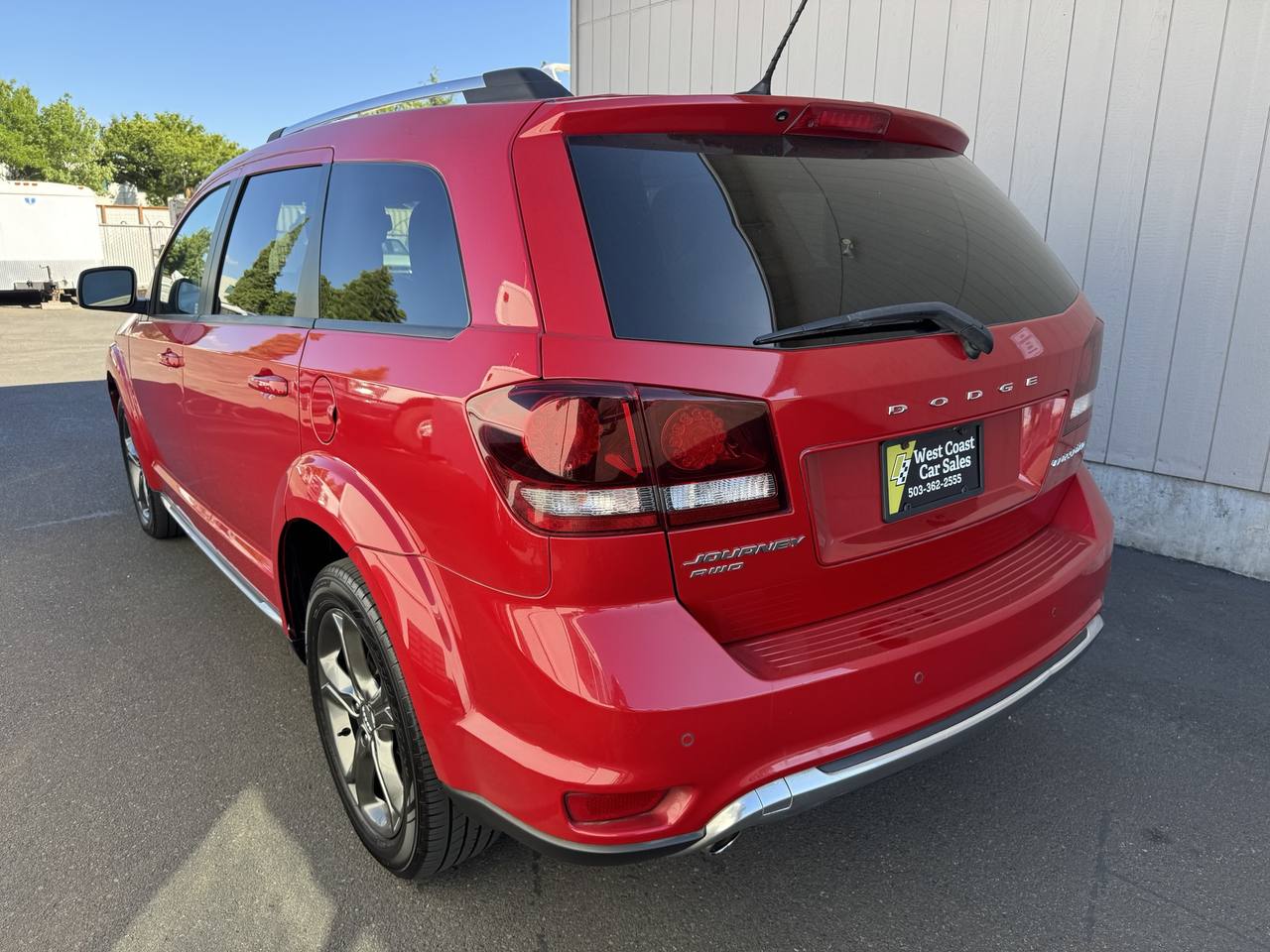 View vehicle photo 4