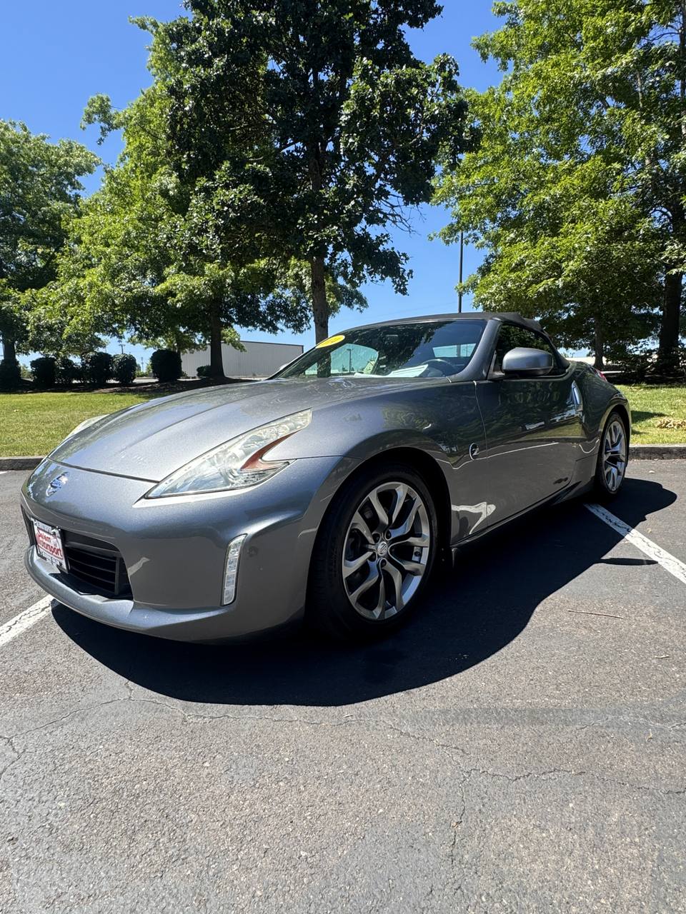 View vehicle photo 3