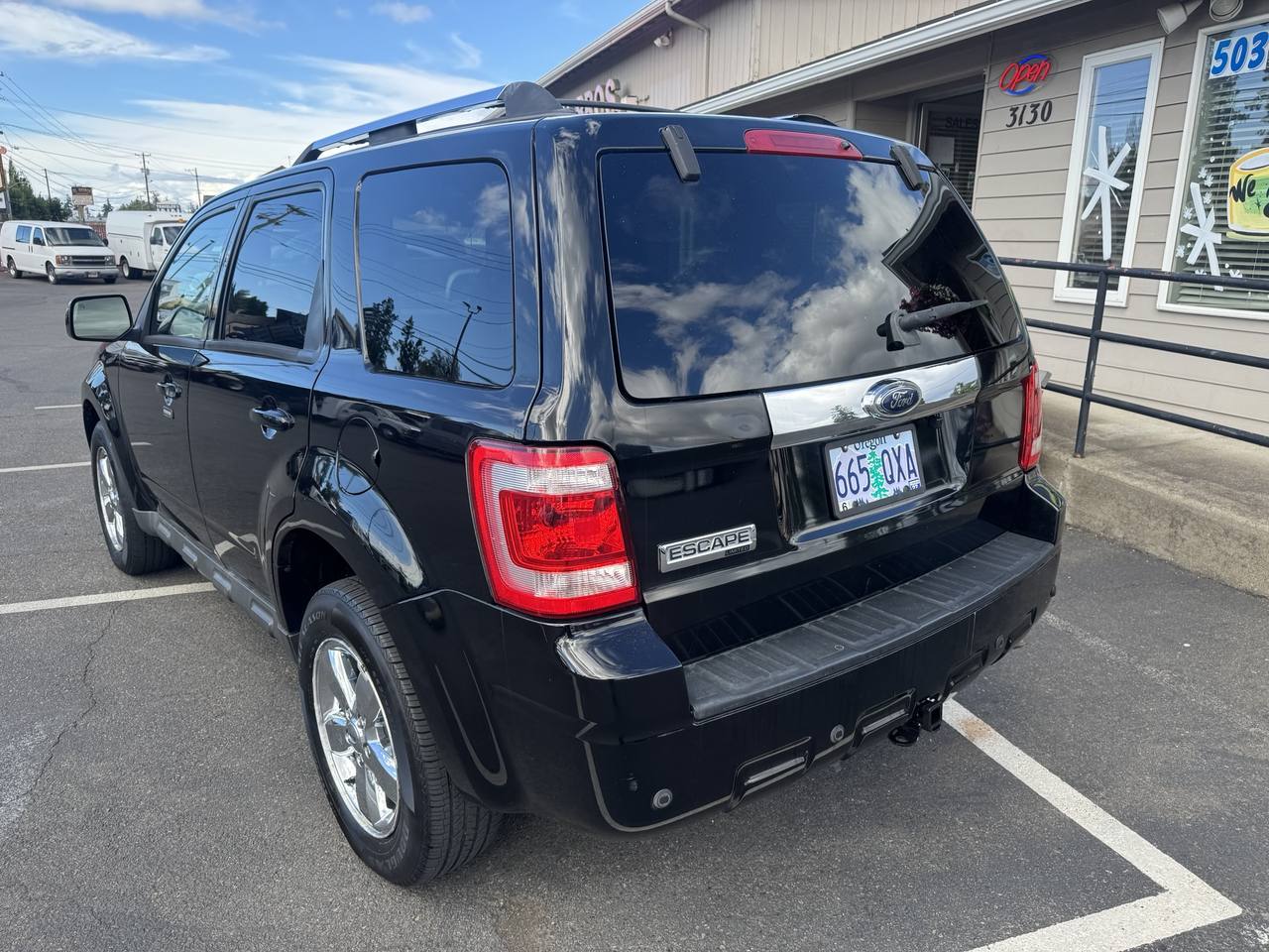 View vehicle photo 3