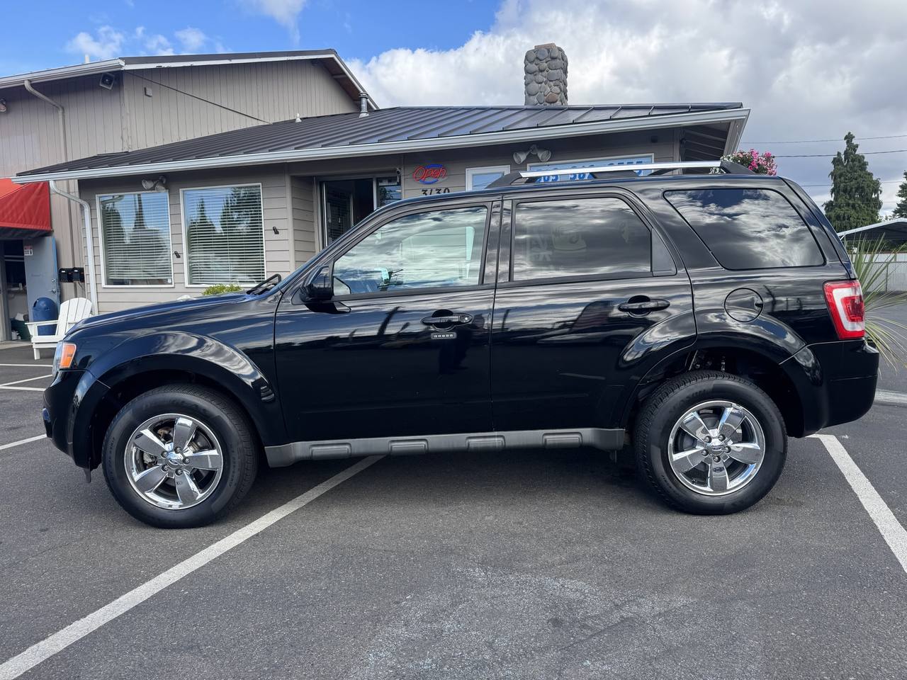 View vehicle photo 5