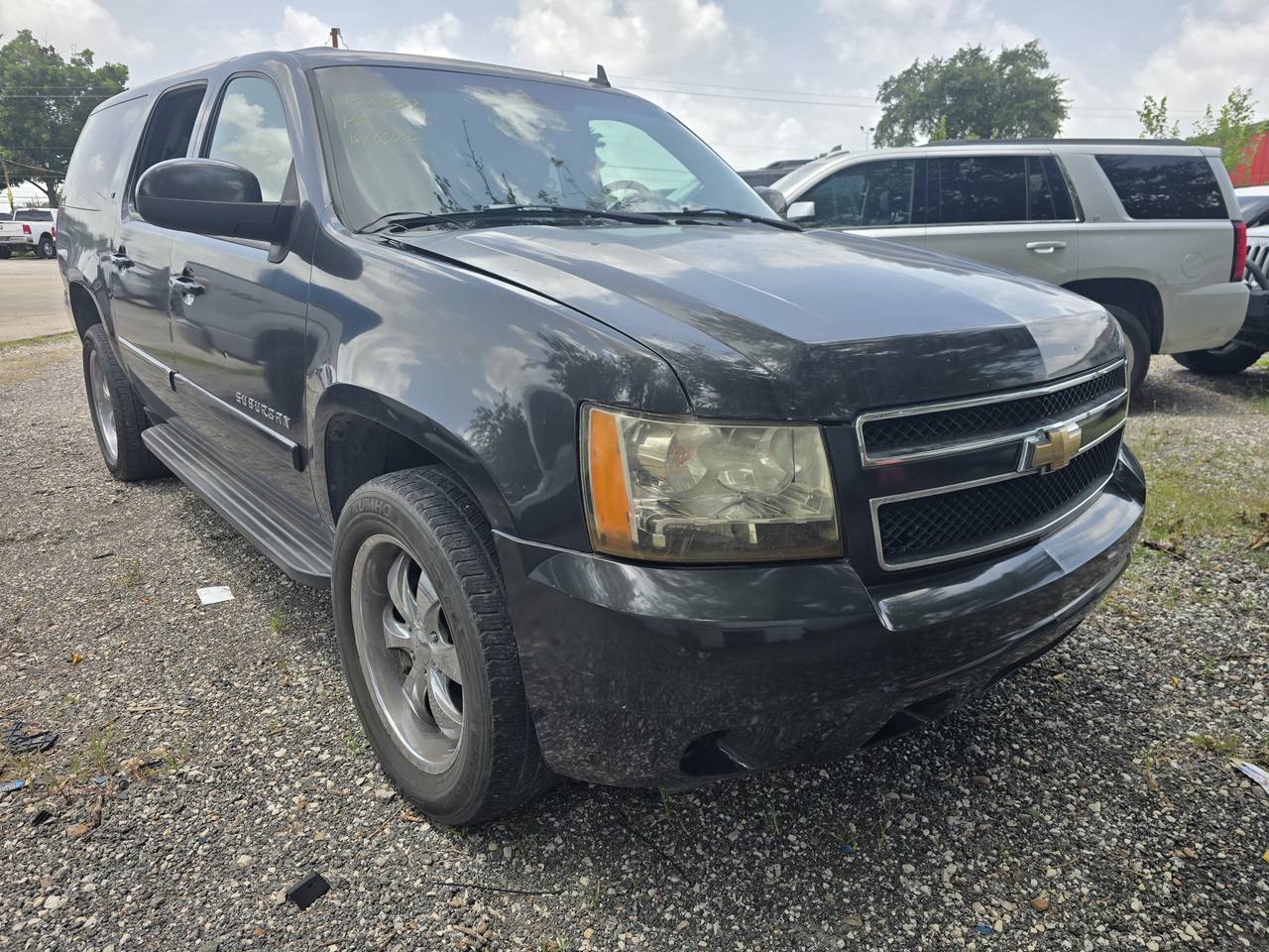 View vehicle photo 3