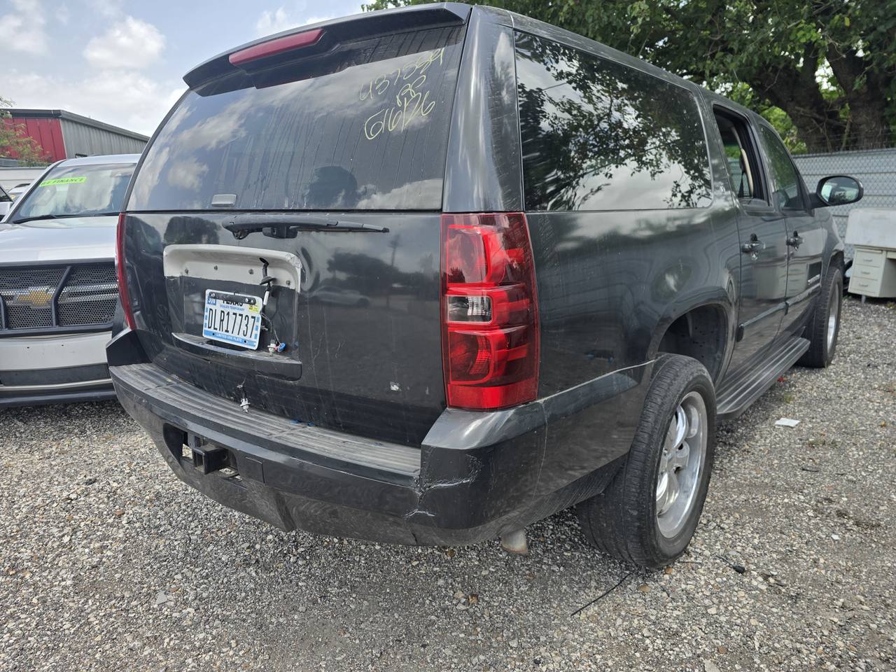 View vehicle photo 4