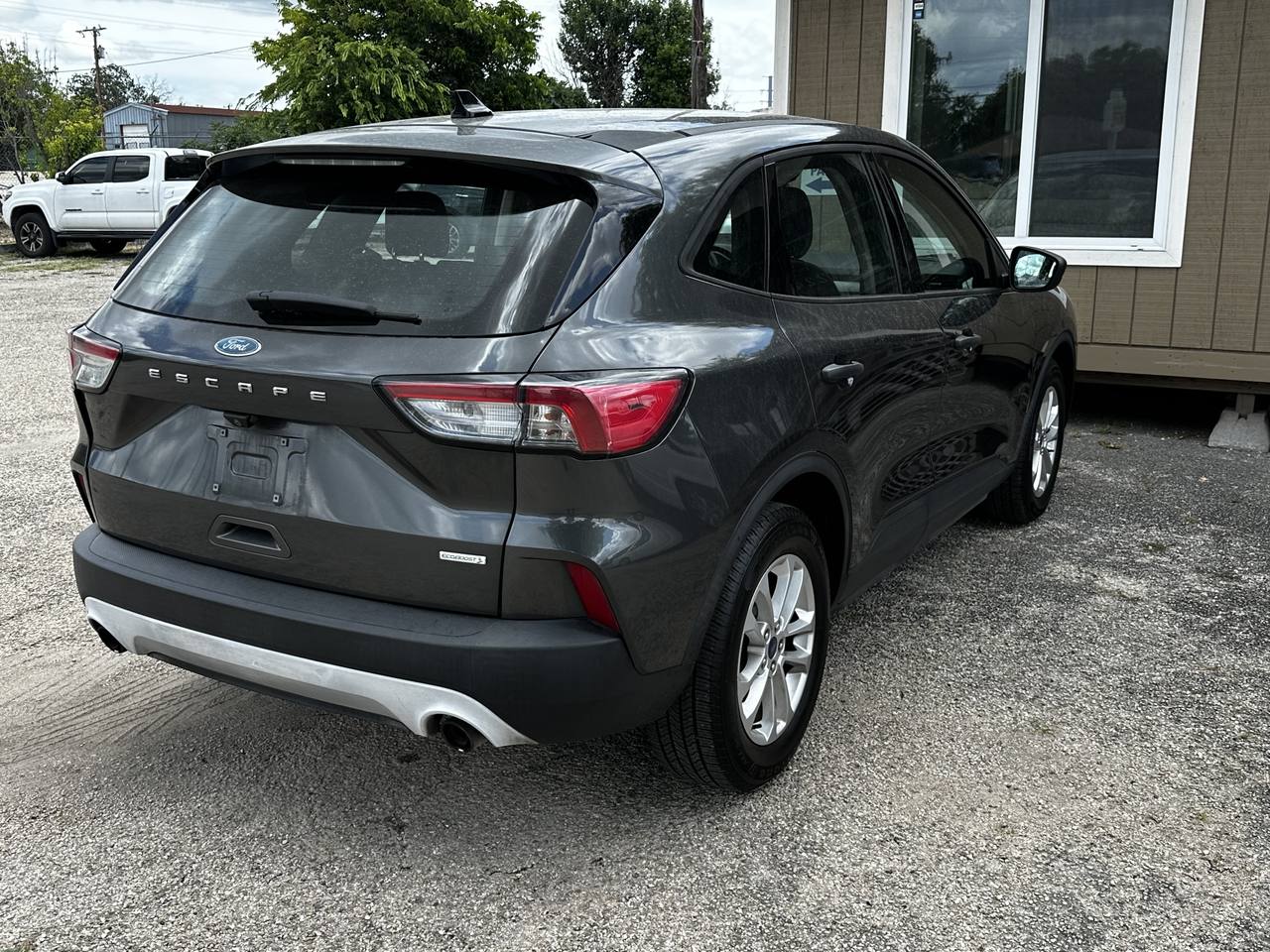 View vehicle photo 2