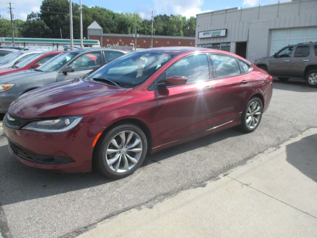 2016 Chrysler 200 S