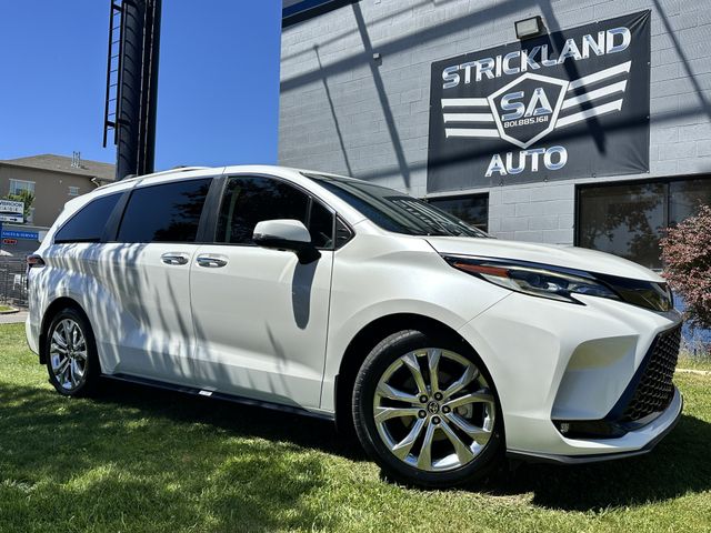 2021 Toyota Sienna Platinum 7-Passenger