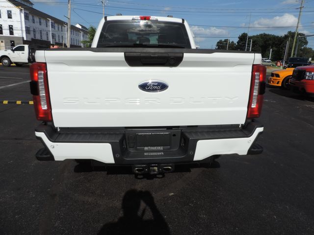 2023 Ford F-250 SD Crew Cab STX FX4 4WD